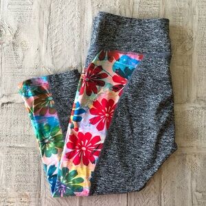 Women’s Capri Leggings - Gray